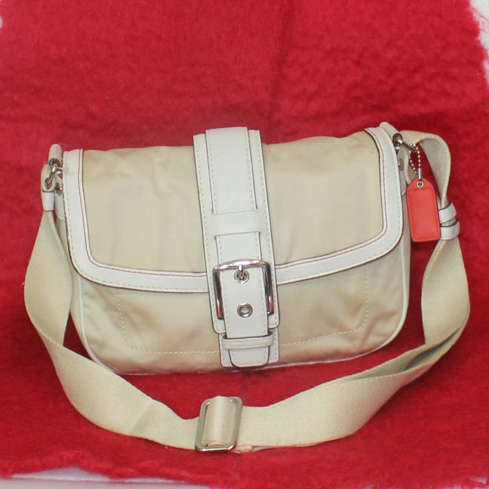 COACH Hampton Beige Cream Red Convertible Signature Purse No:A0769-F10707